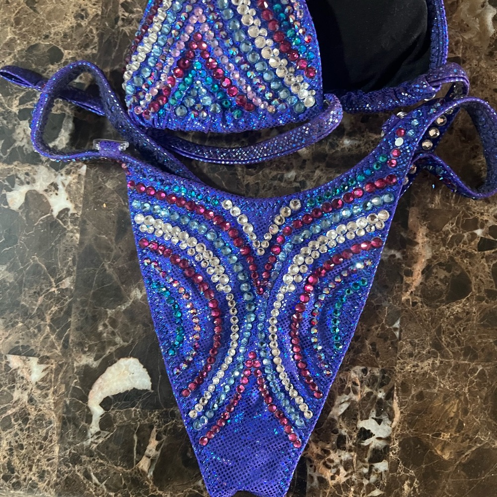 Figure competition suit